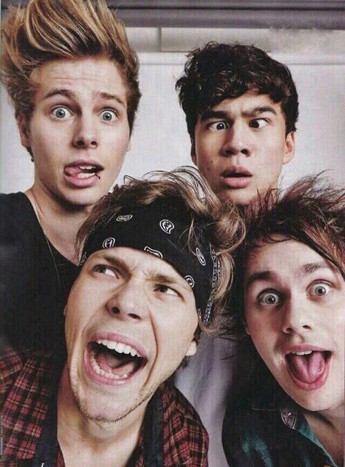 all5SOSposts's tweet photo. Wow https://t.co/lrCKEgzaas