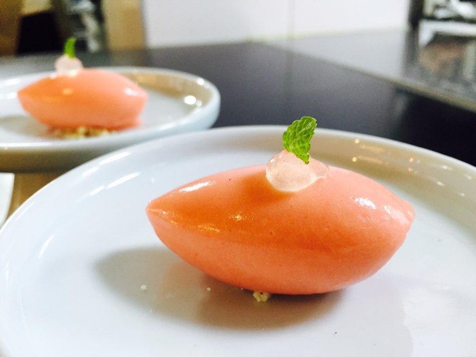 chefedwardkwon's tweet photo. Strawberry sorbet, white balsamic gel at the Lab 24. https://t.co/HkzSdp8lAX