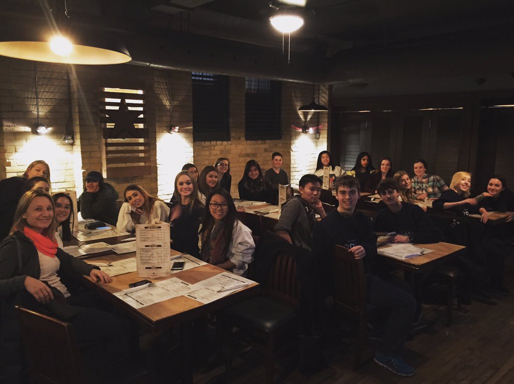 CDS_DECA's tweet photo. CHAPTER DINNER #DECAOntario https://t.co/KrKX1ywcO5