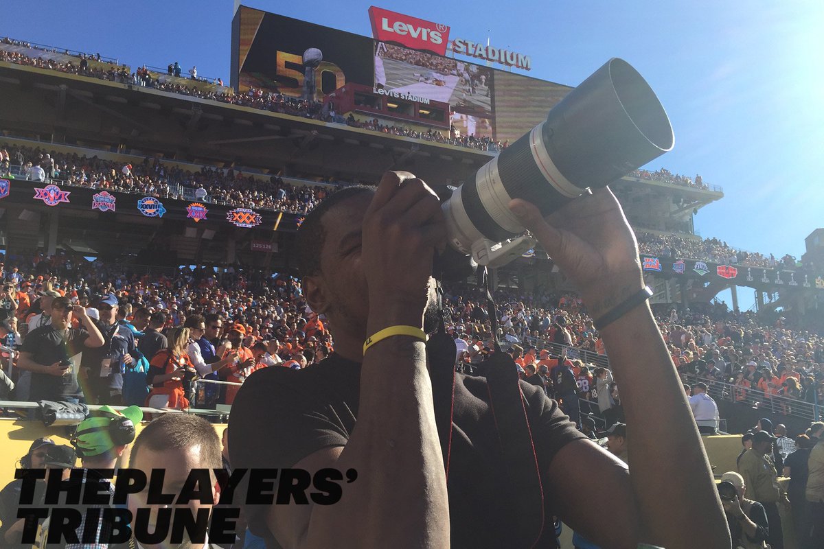 BleacherReport's tweet photo. Kevin Durant working as credentialed photographer for #SB50 (📷: @PlayersTribune) https://t.co/31leQwsXSr
