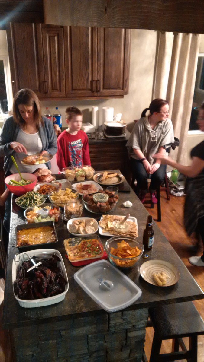 kobboss's tweet photo. Potluck feed and fellowship!! With #dingie @Greigshawn @_Minxz @melissamcouch @CGrieg https://t.co/SbXrA4N4Dn