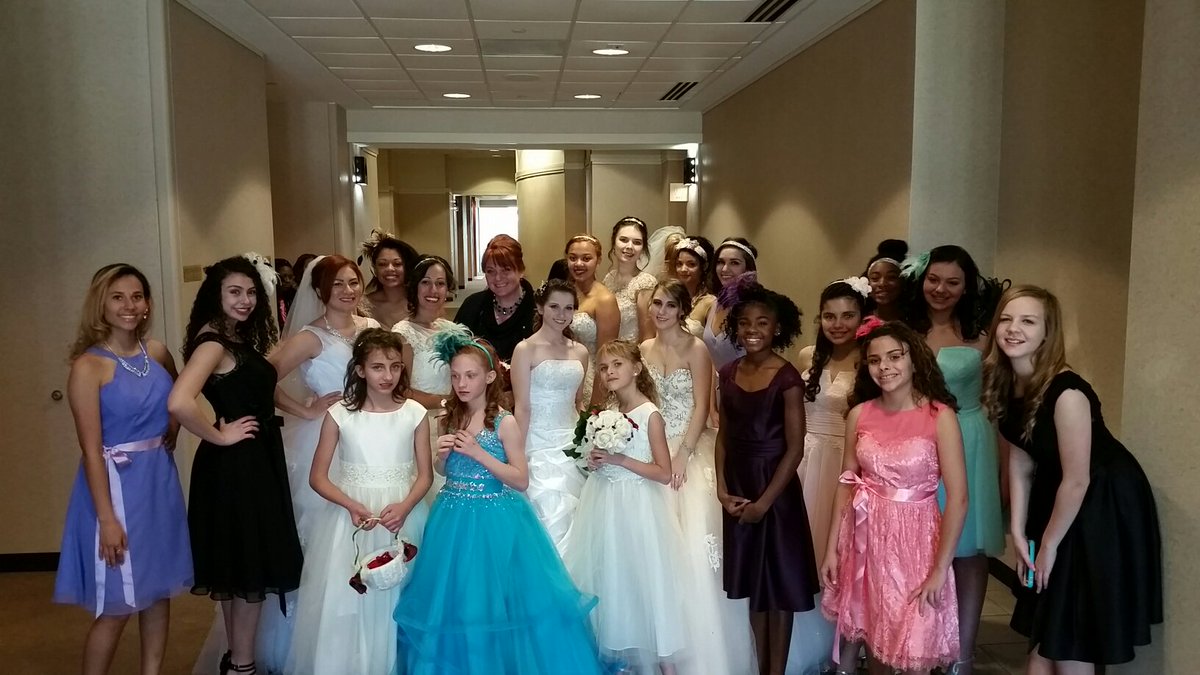 DVATalent's tweet photo. Happy happy day. Worked it like a boss! #vkbridal16 #vkmodelgroup https://t.co/2WhnYxlHpt