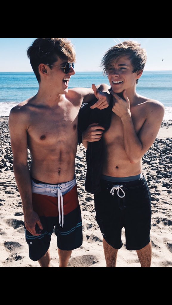 dilfstannn's tweet photo. Holy Michael and Lucas https://t.co/BQcQXW9zWZ