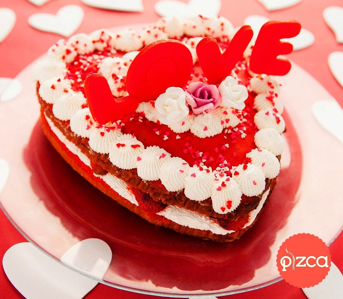 PizcaEC's tweet photo. Red velvet con crema y frutillas pídela  para San valentin https://t.co/l8TCIBGCYu