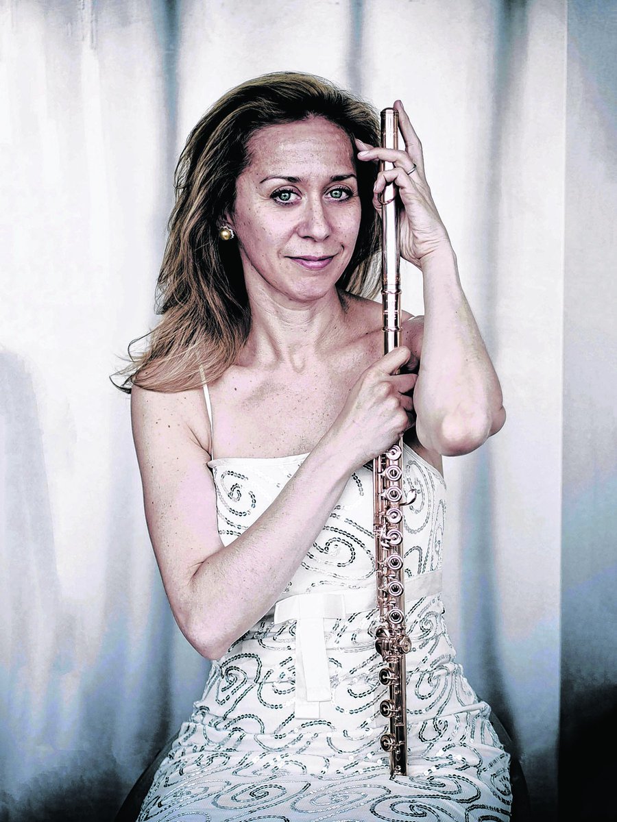 KerryClawsonABJ's tweet photo. Flutist Piccinini anticipates @TuesMusicalAK recital with pianist husband https://t.co/XMwVgQiMjp #tuesdaymusical https://t.co/Bs814HHYZU
