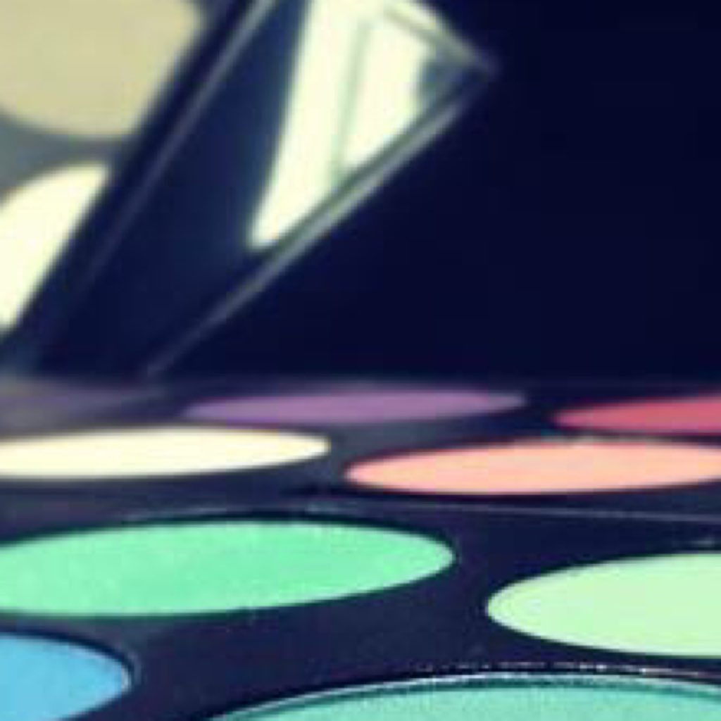 SeventaImage's tweet photo. SUPERPIGMENTED EYE SHADOWS by @TenImageMakeup

Massive 7.1 grams in every colour pan.

https://t.co/hZr436RXCV https://t.co/XGmJ2ySmqq