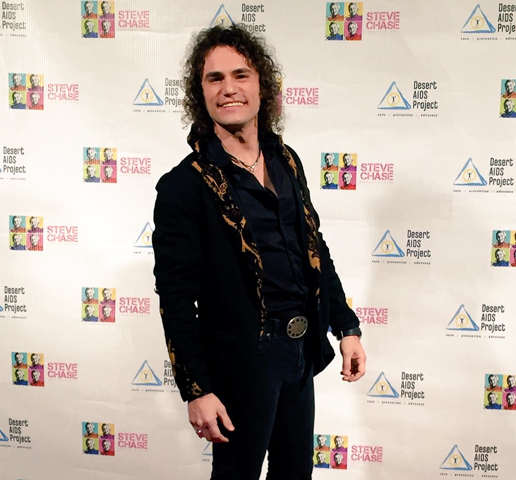alexcolerocks's tweet photo. It was great attending the @SteveChaseGala Palm Springs last night! #alexcole #retrorocker #stevechase #PalmSprings https://t.co/TPpsUiePa2