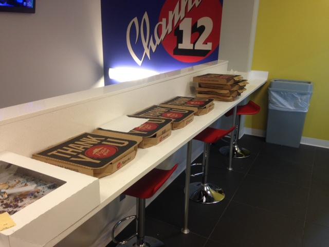 kfvsnews's tweet photo. It was pizza & wings here at KFVS for #SuperBowl50! Send us pictures of your snacks! https://t.co/ytmCKmjsst #Kfvs50 https://t.co/7lZfwpc26L
