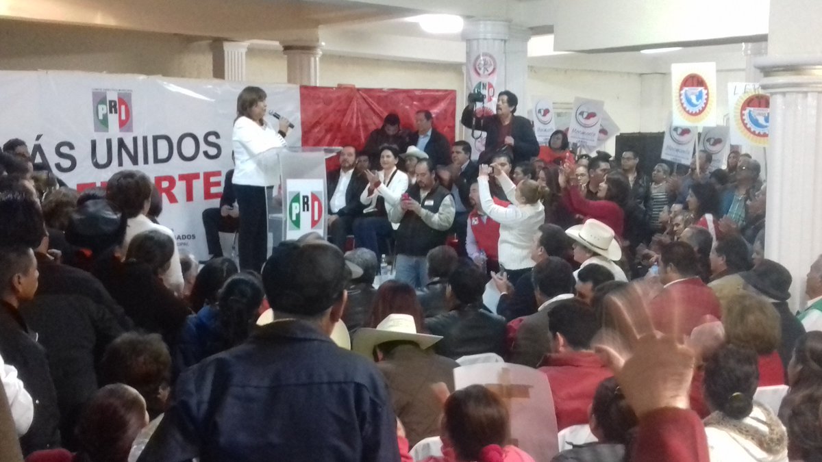 AvanzaLerdo's tweet photo. Presentes en la convención municipal para ratificar a nuestra candidata a presidenta municipal @Ma_Luisa_Achem https://t.co/2MGYUgniV2