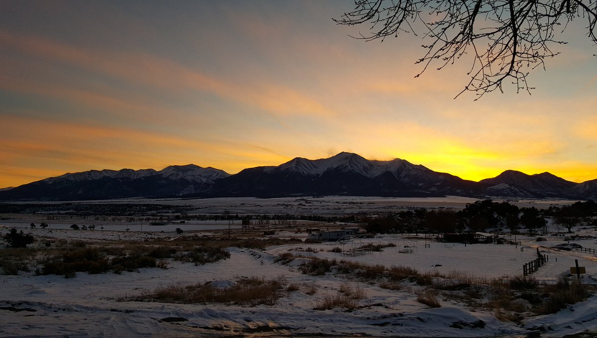 buenavistakoa's tweet photo. Beautiful #sunset tonight #bvkoa #bvco #koa #camping #gettingexcitedforsummer #themtnsarecalling #mtprinceton #love https://t.co/2Gqjh3J8jo