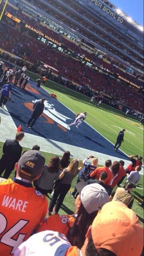 UnitedgamerzHQ's tweet photo. 4K RETWEETS AND ILL STREAK THE SUPERBOWL!! #SB50 https://t.co/6G0buT0gUV