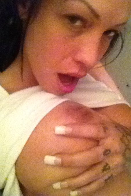 Mmmm jai faim ki macompagne 💋 https://t.co/5l4bnlW9NU