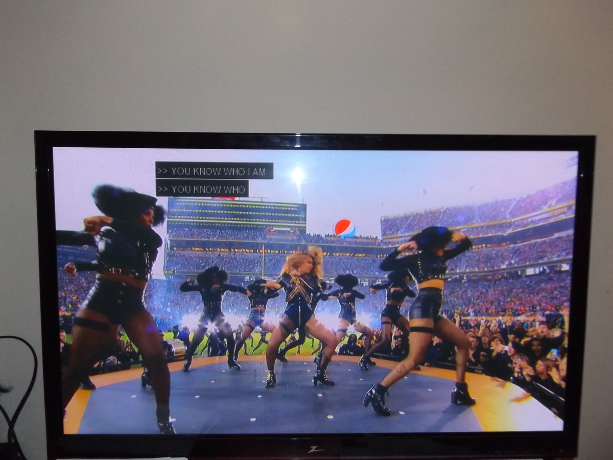 IAMQUALAH's tweet photo. Look at all these fro's on the #SuperBowl #Formation #YonceSlay #BlackGirlMagic #NaturalGirl https://t.co/yUrDH82rcV
