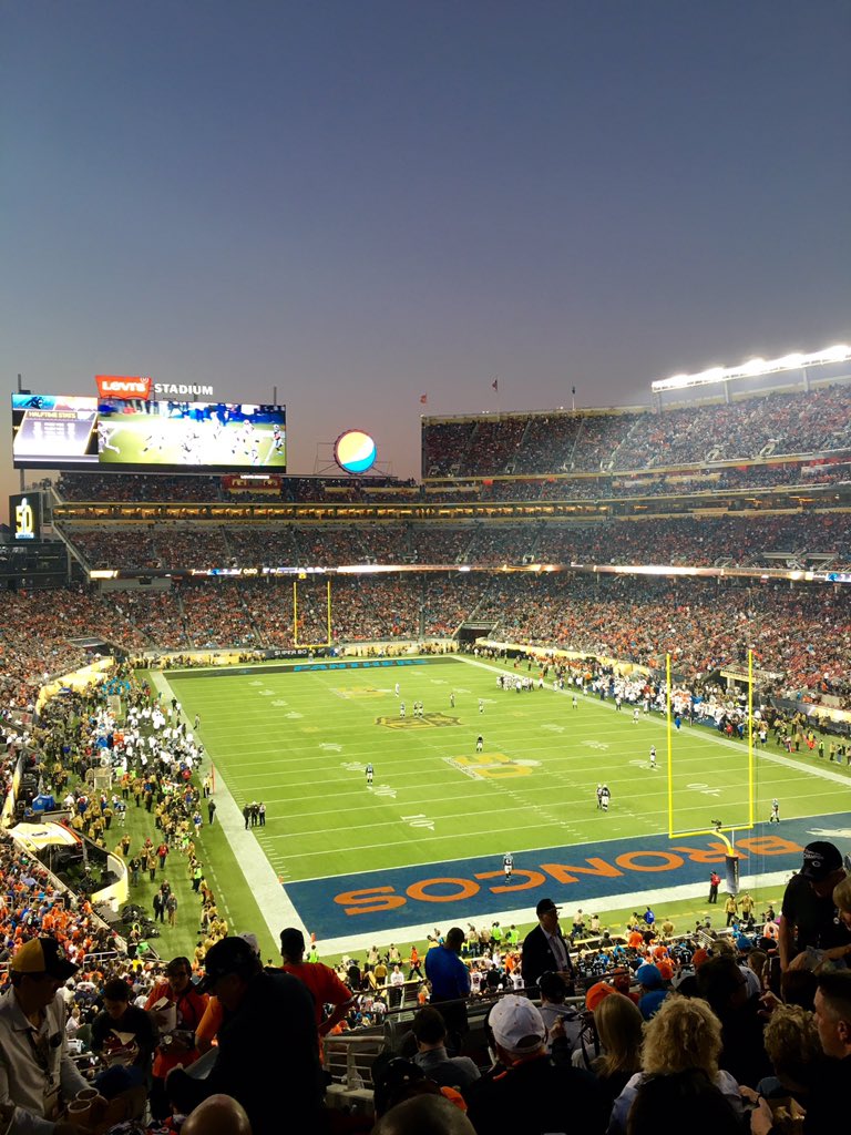 JAdimoolah's tweet photo. Sun setting at #SB50
This is the only place better than #theD right now https://t.co/QLD8ekexcp