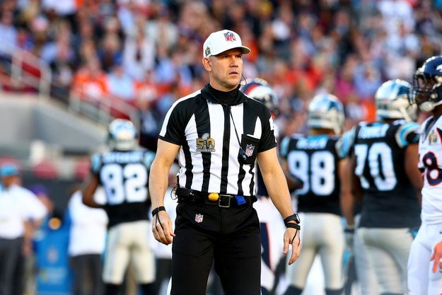 BuzzFeed's tweet photo. A lot of people think the Super Bowl referee is really, really hot https://t.co/nuGGhohdBB https://t.co/oZ6Sef16Dd