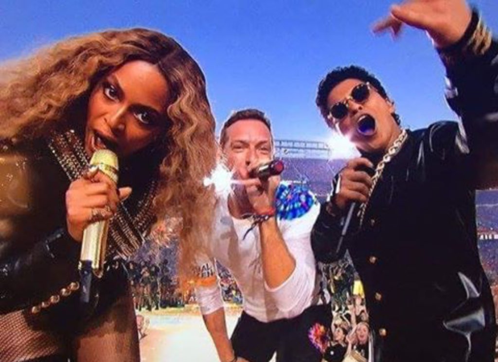 AmeriCamp's tweet photo. Squad goals... #SB50 #SuperBowl #BelieveInLove #Beyonce ❤️ https://t.co/MXF0Q8tJmC