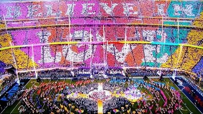 g0ldenone09's tweet photo. "Cree en el amor."
El medio tiempo mas perfecto de todos los tiempos 👌 #PepsiHalftime #SB50 https://t.co/1VvZY5srGP