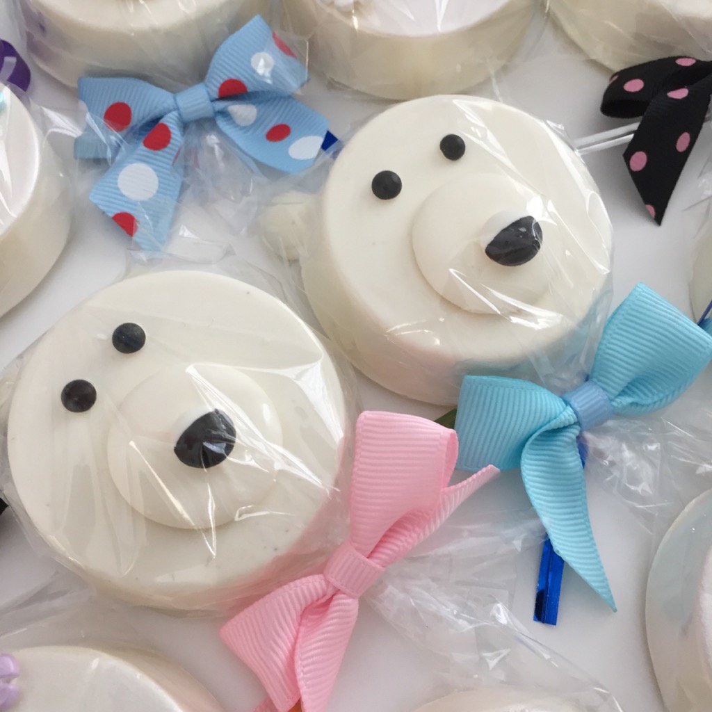 CNDY59's tweet photo. Polar Bear Oreos! @Polar_Preserve https://t.co/xGK2wF3nqB