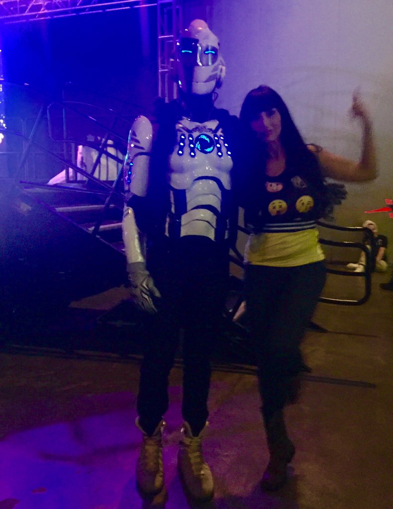 LadyMagica's tweet photo. No podía faltar mi foto con DJ Arthur !!! https://t.co/Y348kEEVqX