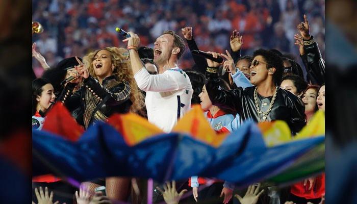 kfvsnews's tweet photo. Check out these photos from the #PepsiHalftime show: https://t.co/AeObrzY8CJ (AP Photo) #SB50 #Kfvs50 https://t.co/9igU9PxNZt