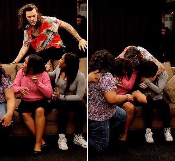 RTyour1DGoals_'s tweet photo. Sorpresaaaaaaa. #Vote1DirectionUK #KCA https://t.co/lfDdi1plI9