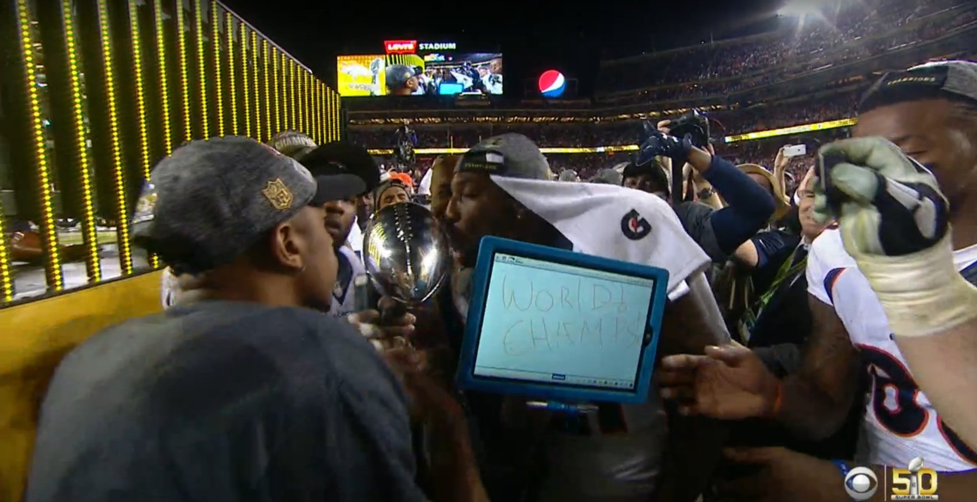 CaqZvqNUMAAuh6m.jpg:large