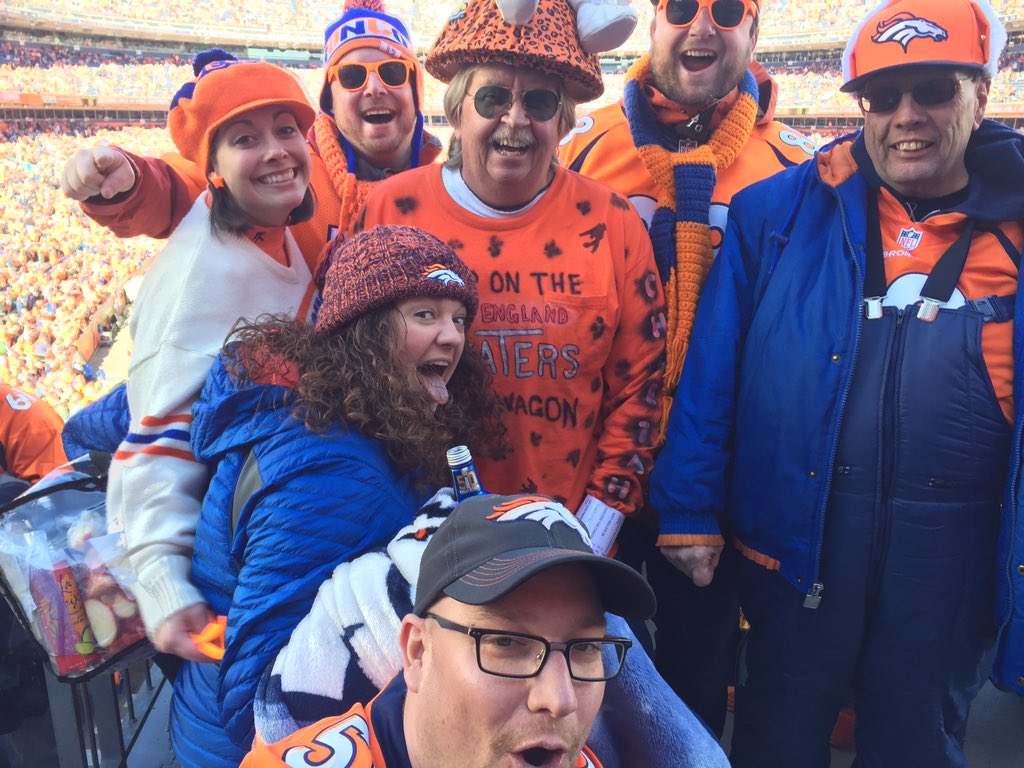 admanaswege's tweet photo. Congrats #SuperBowlChamps @Broncos  !!! My boy @Millerlite40 #MVP #Dabbin @BarbJoyAswege #HappyBirthday @Boozer_CO https://t.co/4Hlj90IBMh
