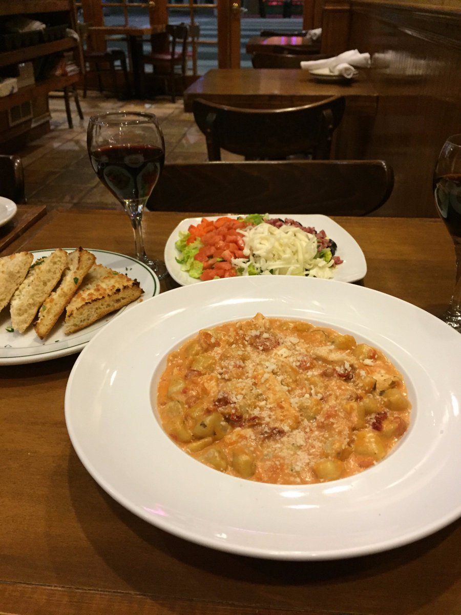 Spumoni Sherman Oaks tweet media