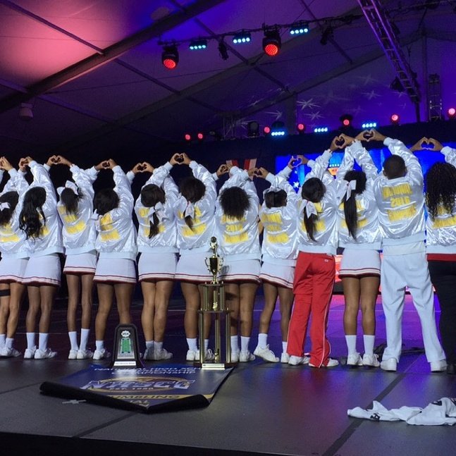 HelenCoxCheer's tweet photo. So proud to be the 2016 Small Varsity Non-tumbling National Champions!! #HCVarsityCheer #UCAnationals @UCAupdates https://t.co/Oj4Z7Aix5N