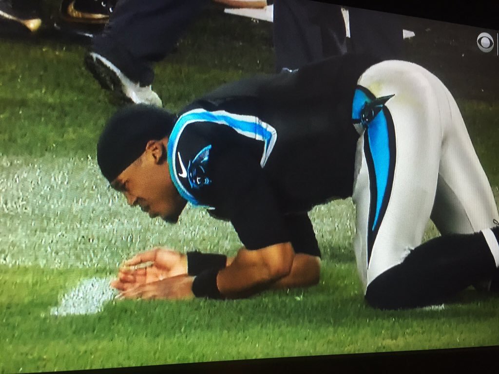 Pharaoh_Munk's tweet photo. How chicks act when you tell em to switch positions during sex https://t.co/iqcTJN4aMz