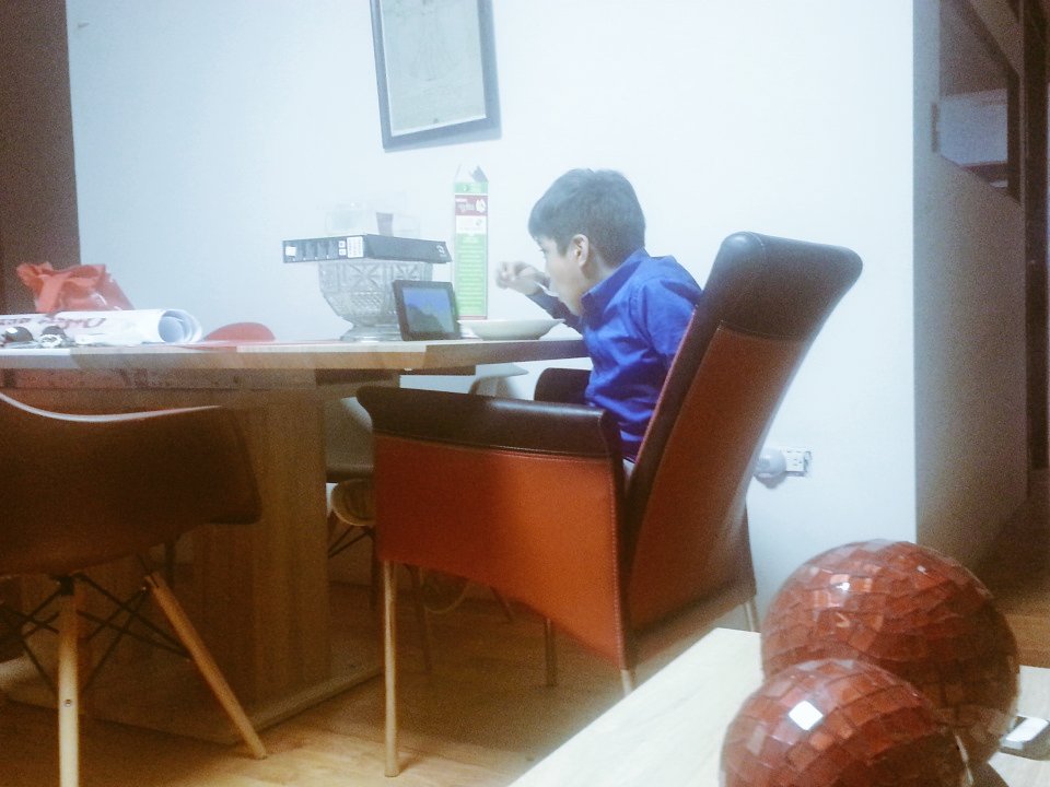 goodoo7's tweet photo. Alimentandose fisica y mentalmente.....mi baby good....@abisalas https://t.co/er3HpmOiUx