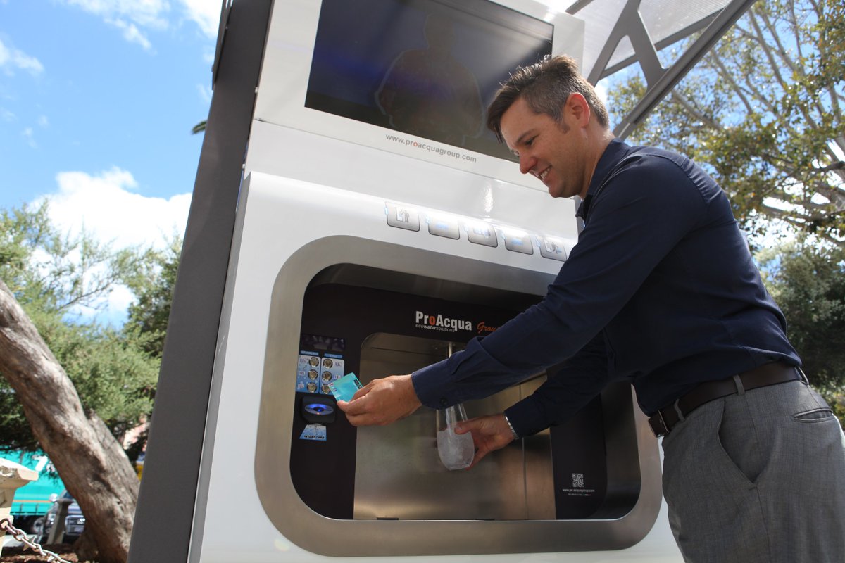 CityofFremantle's tweet photo. Free still & sparkling water from Kings Sq & Esplanade #ProAqua machines in #Freo during heat wave #OnePlanetFreo https://t.co/FxdbFeKkHO