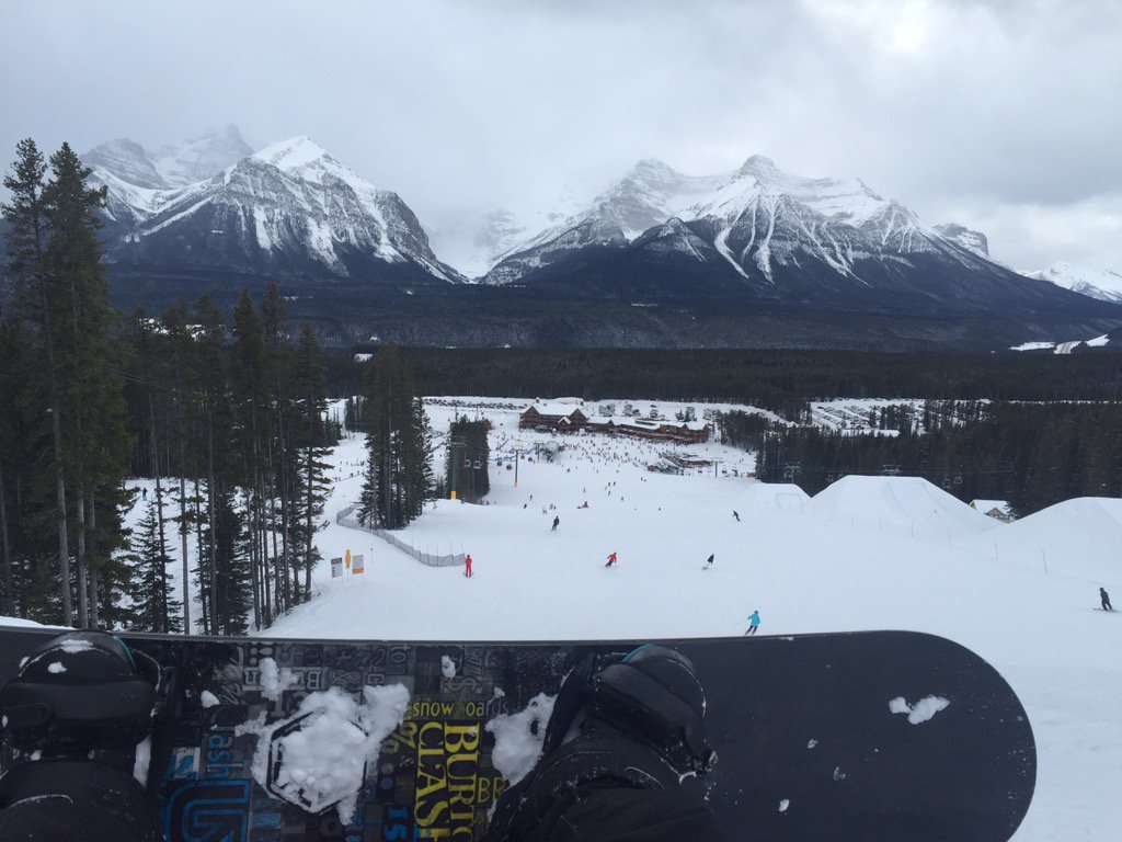 unshakeable99js's tweet photo. #ColdRush2016 #chasingPowder 🏂🏂 https://t.co/f7w1JpAJME