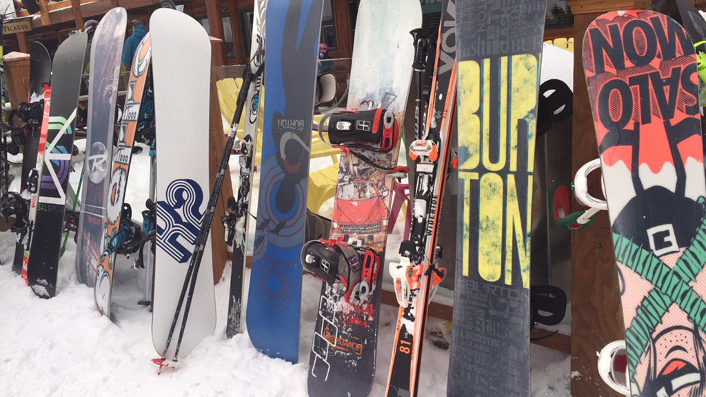 unshakeable99js's tweet photo. #ColdRush2016 #chasingPowder 🏂🏂 https://t.co/f7w1JpAJME