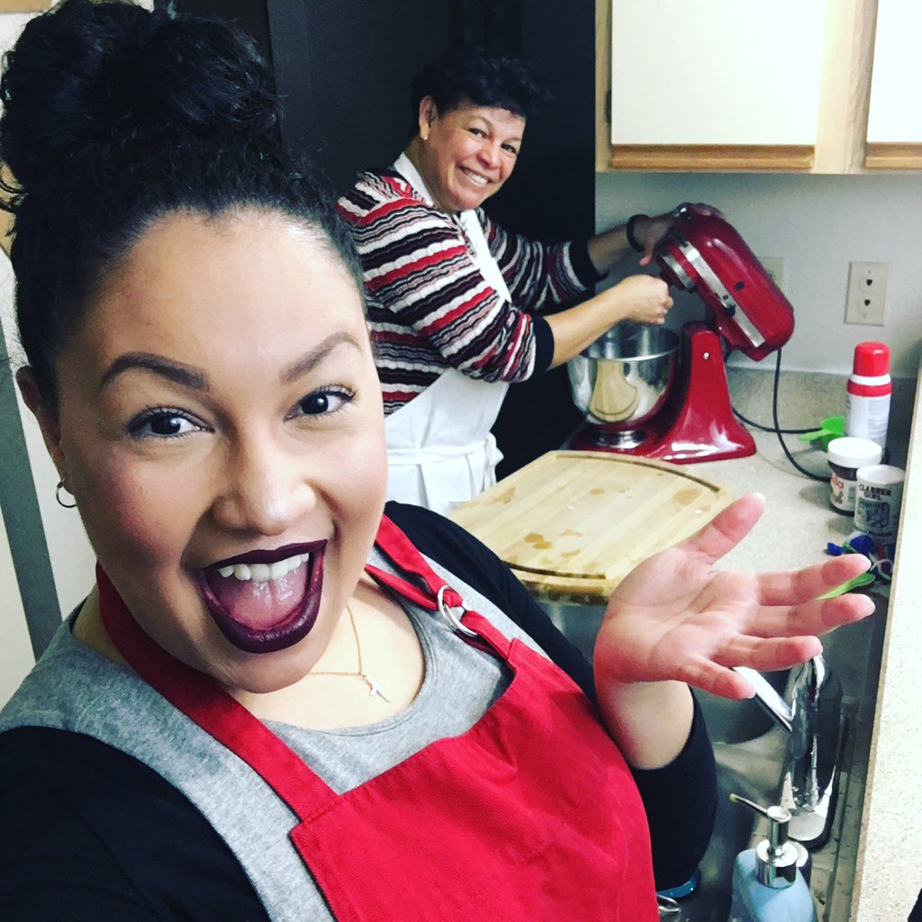 nataliatries's tweet image. I've got a guest on my channel today!! #youtubecollaboration #sabadosconadriana