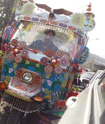 Shermeen_Shahab's tweet photo. so #Lahore have fully decorated #colorful open air #rickshaws now...
#interesting #autos #colorsofLahore https://t.co/GgMnvKQgrE
