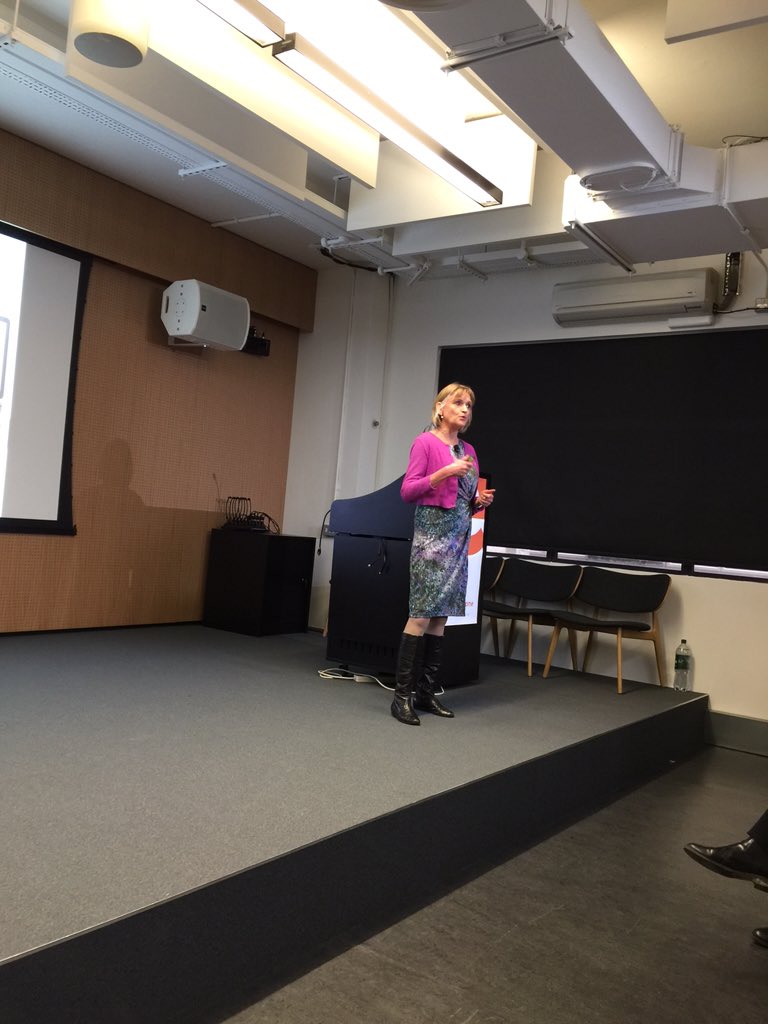 Marthalanefox's tweet image. Need a back up memory? @memrica could help u #5050tech #prompt could help u