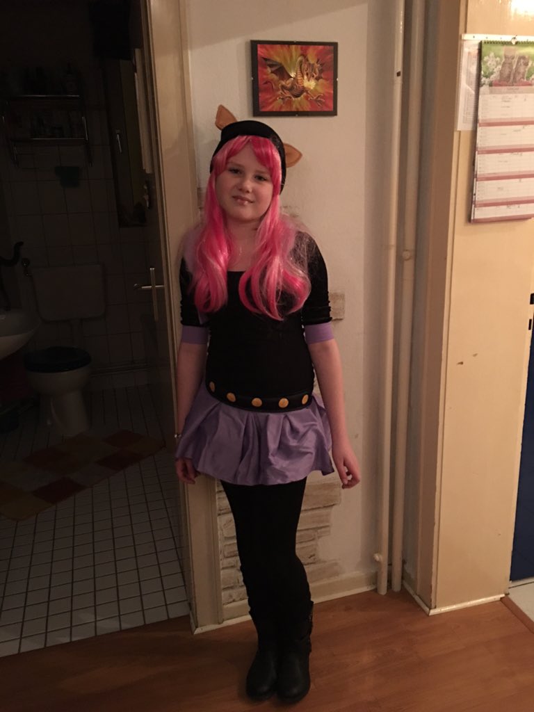 Engelsdrachen's tweet photo. #fasching2016 #MonsterHigh 😍😍 https://t.co/EdcmP04i95