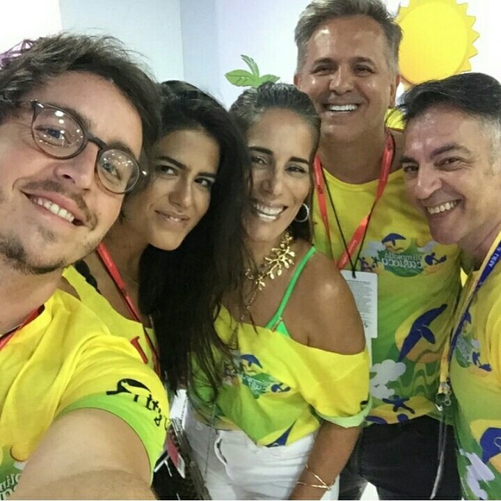 Piresgloria_'s tweet photo. Tão lindos! ❤ ❤ 
# Carnaval2016 #Sapucaí https://t.co/7gTv9nLWDT