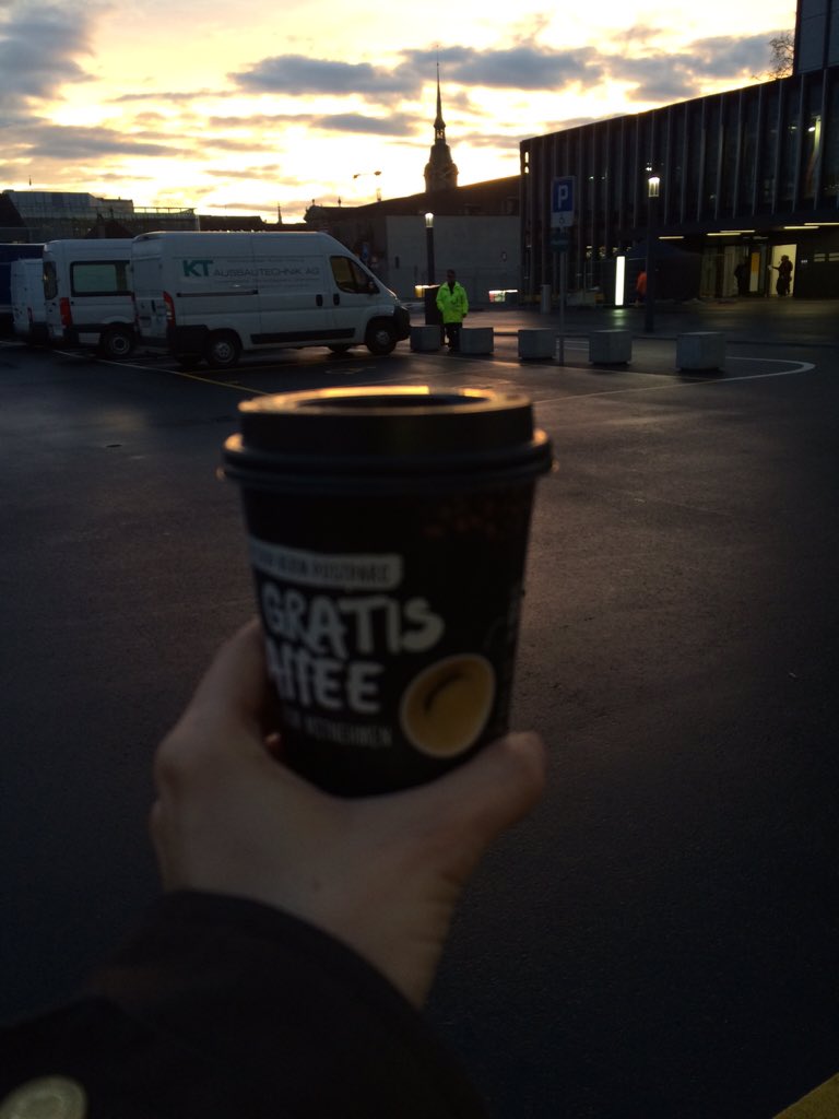 k_kathi's tweet photo. so lässt sich der mo-morgen gut in angriff nehmen!;-)
#kaffee #bern #coop #postparc #montag #todo #must #wachwerden https://t.co/8EUxUQPNj9
