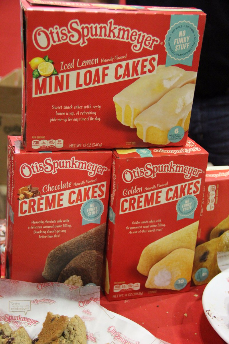 itastedit's tweet photo. #Itastedit & rec'd a package of mini-muffins WITH #NoFunkyStuff from @otis_spunkmeyer while @LACookieCon https://t.co/eKMFmmfZvs