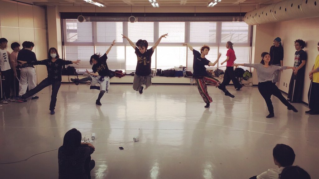 nonchachacha425's tweet photo. オープニングのダンスも殺陣もかっちょえぇですよ!
本番間近!
☆2/17〜2/21@池袋 BIG TREE THEATER☆
【予約フォーム】
https://t.co/weeU5iHlUw
#BREAKK #劇団C2 https://t.co/Hj4hBGY0TV