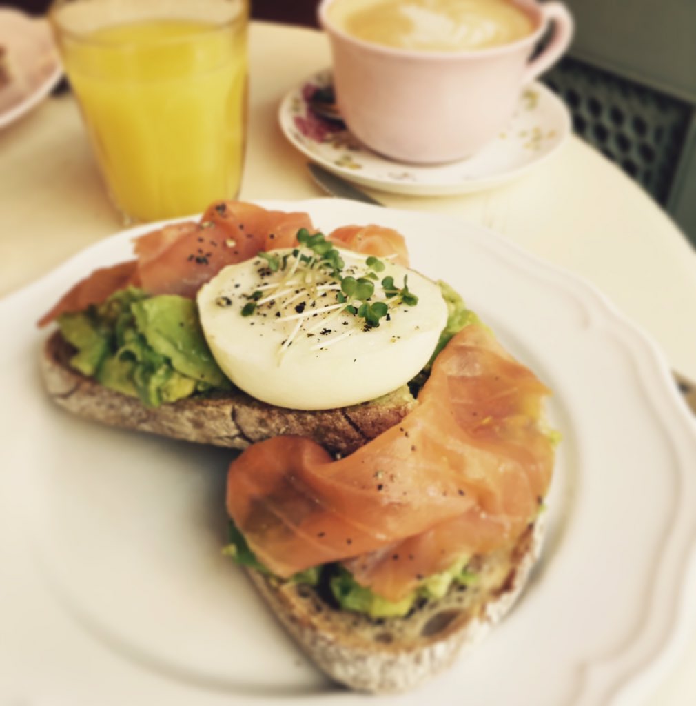 Antoinette introduces her new breakfast!