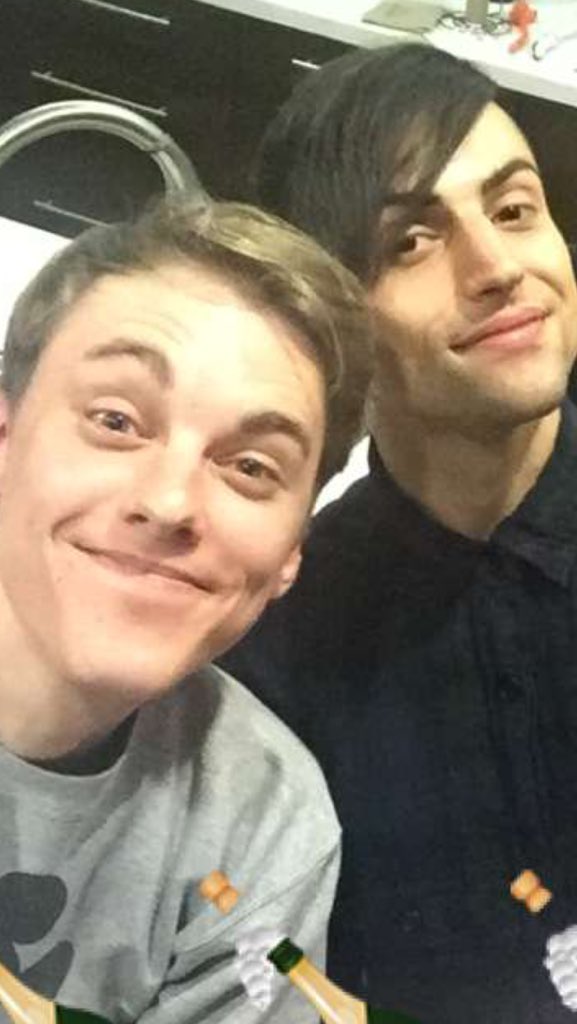 PTXRussiaFan's tweet photo. RT for #Jitch
LIKE for #Jitch 😀
#VotePentatonix #KCA https://t.co/wvxpdJvywn