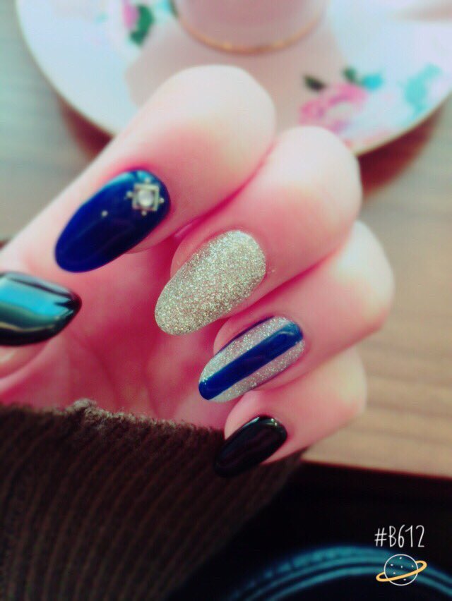 ちんぽこはぽんこつ 今月のネイルはカラ松意識したのに全然カラ松っぽくないうえに ちょっとダサい 自分でドクロつけちゃおうかな笑 ダサいじゃなくて遺体だったらよかったのに笑 給料出たらすぐ変えよう笑 親指ブラックです グリーンじゃないです ちんぽこはぽんこつ 今月のネイルはカラ松意識したのに全然カラ松っぽくないうえに ちょっとダサい 自分でドクロつけちゃおうかな笑 ダサいじゃなくて遺体だったらよかったのに笑 給料出たらすぐ変えよう笑 親指ブラックです グリーンじゃないです