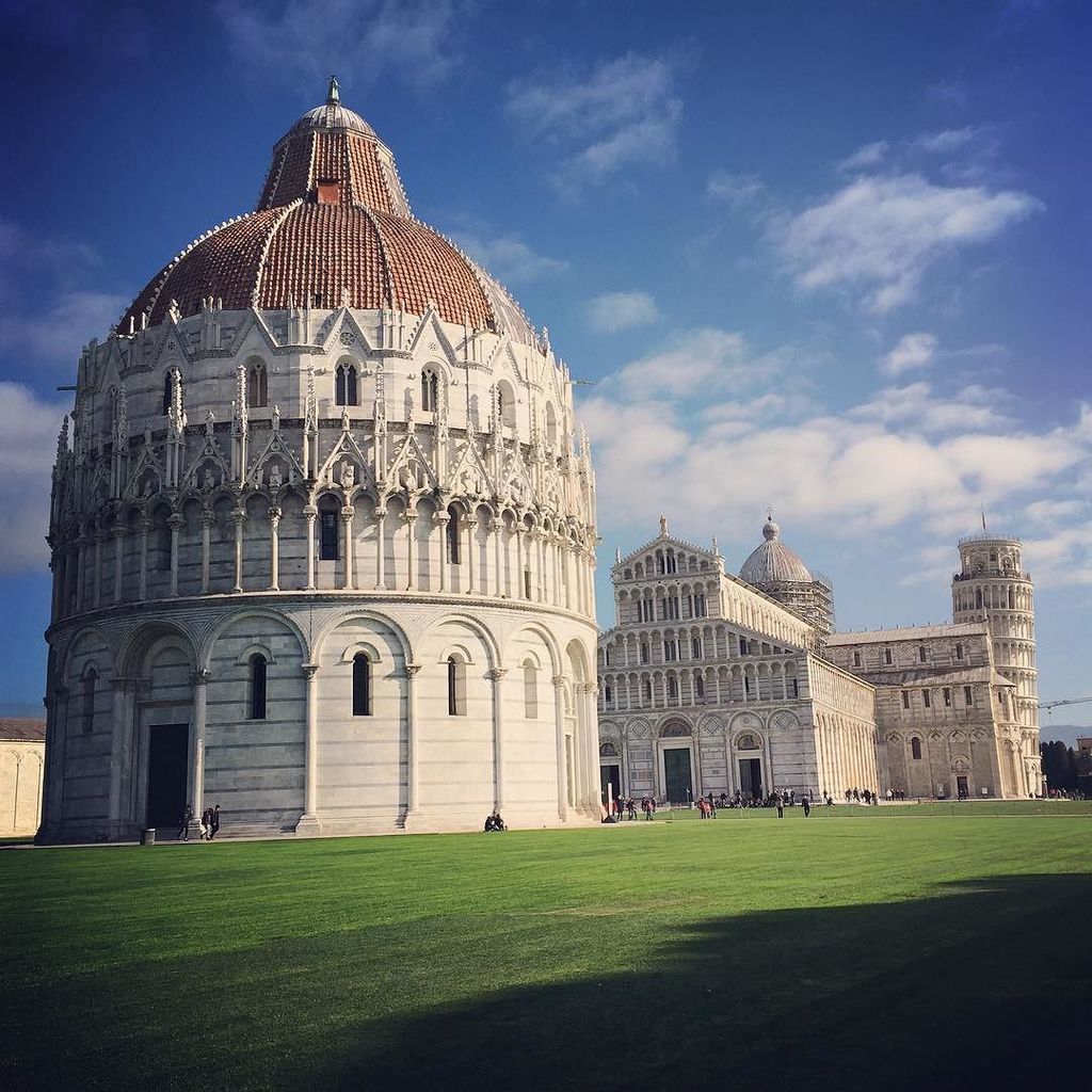 hotel_la_pace's tweet photo. Another image of our wonderful #pisatower #Pisa #italy #piazzadeimiracoli #battistero #cattedrale #cathedral #leani… https://t.co/KSys70b3t0