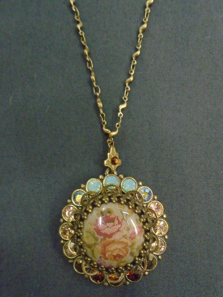 norwoodshops's tweet photo. Check out this @MichalNegrinUSA #vintage style #jewellery range. Necklaces £25 and earrings £15 #borehamwood https://t.co/jPuTQfvyWj