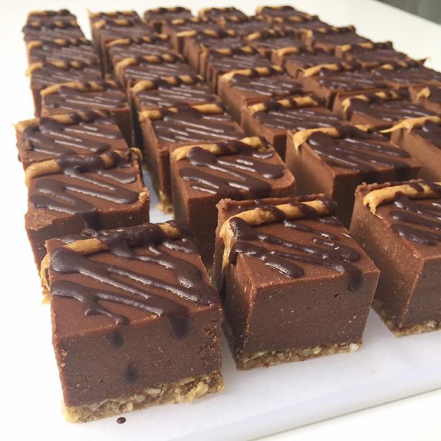 MoveYourFRAME's tweet photo. On Monday we eat cake. @the_hardihood cakes are at #FrameShoreditch and #FrameKingsX for a limited time! https://t.co/v6hUJuCrtM