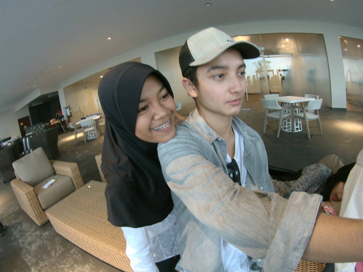 lucky girl tweet media