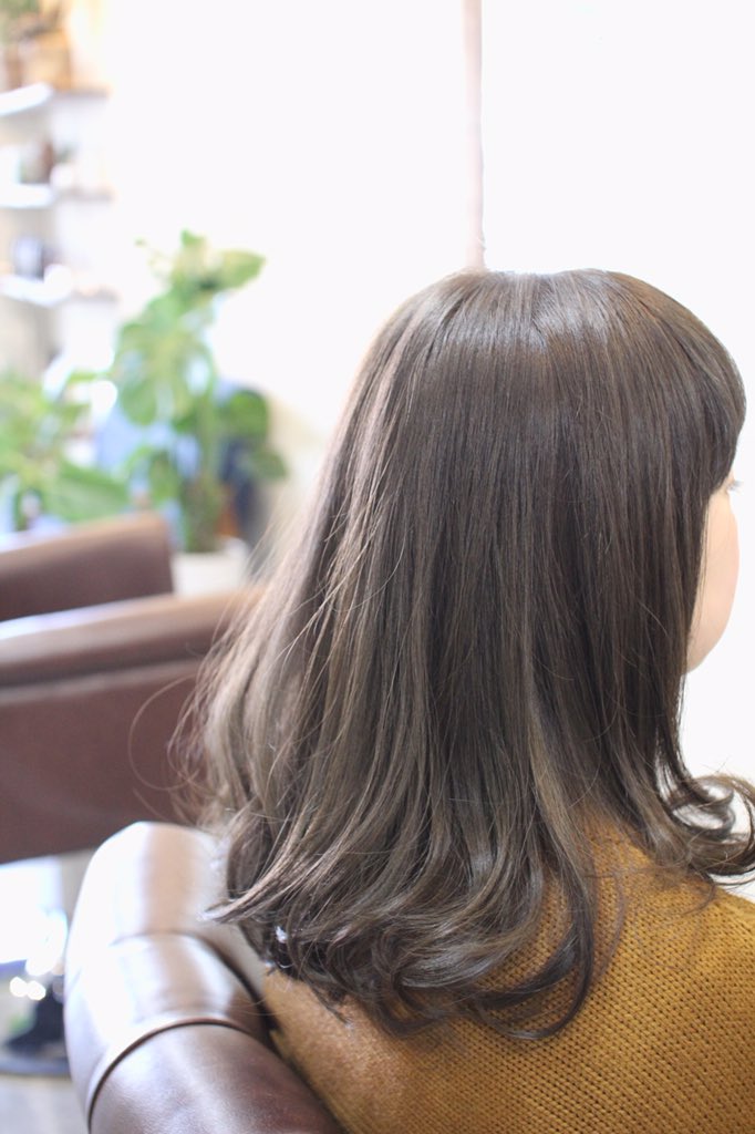 Hairsalonlibett リベット Na Twitteru ヘアカラー グレーベージュ 写真加工なしです カメラはちょっといいやつですが 透明感のあるカラーが特徴のイルミナカラーオススメです Libett リベット Hairsalon 美容室 加古川 T Co Vvvmbrwn9k